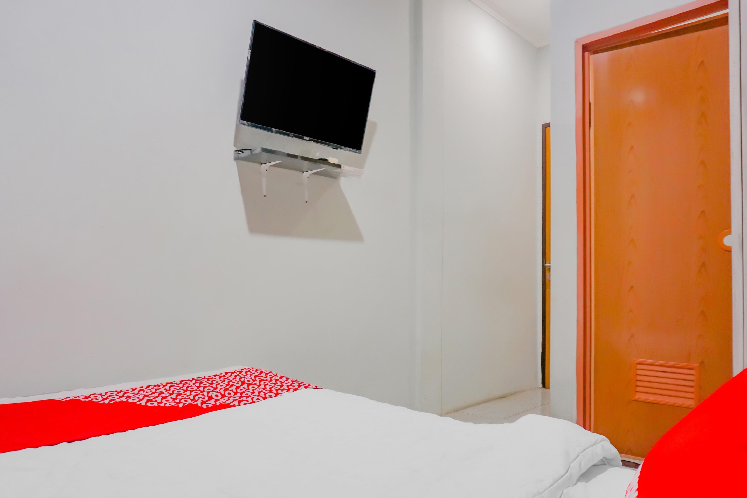 Reddoorz @ Limo Depok Hotel Eksteriør billede